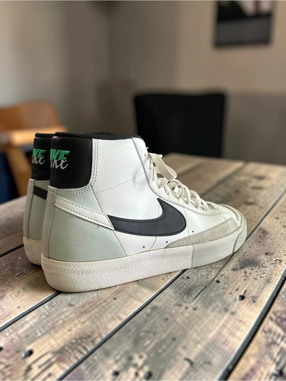 Nike Blazer Mid '77 SE GS 'Split White Black' Big Kids Size 7Y FN6937-100